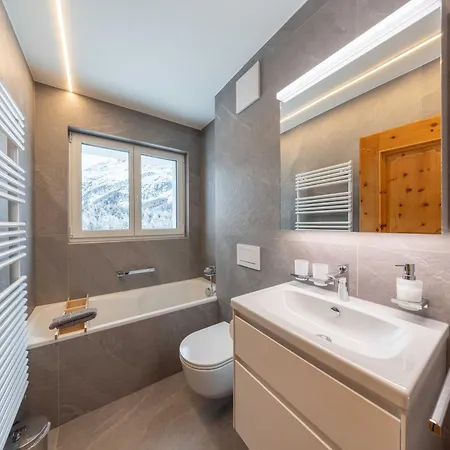 Lejlighed New Engadine Alpine - Pool & Sauna