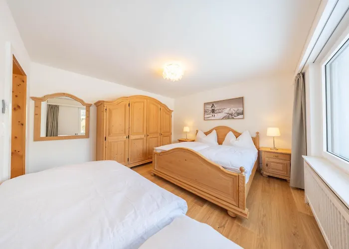 New Engadine Alpine - Pool & Sauna Appartement